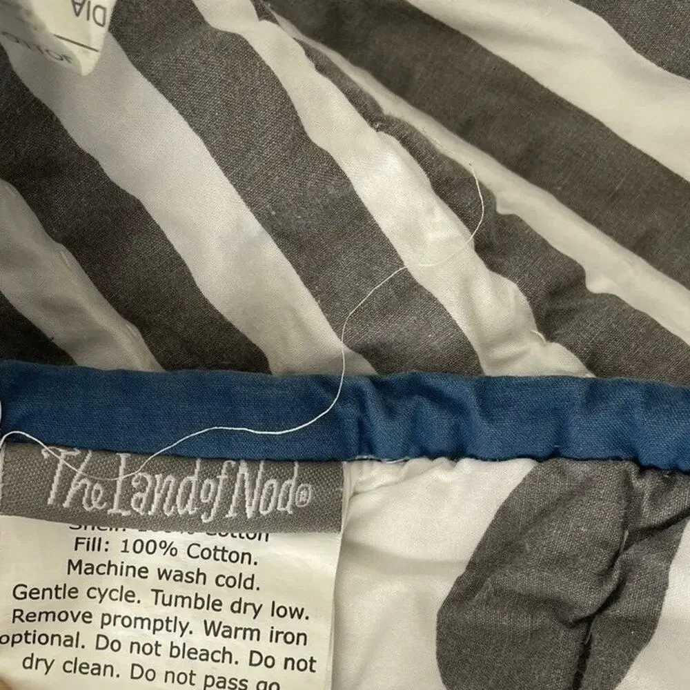The Land Of Nod Crib Sheet Set Make a Splash Whales Blue Gray Fitted Skirt Quilt